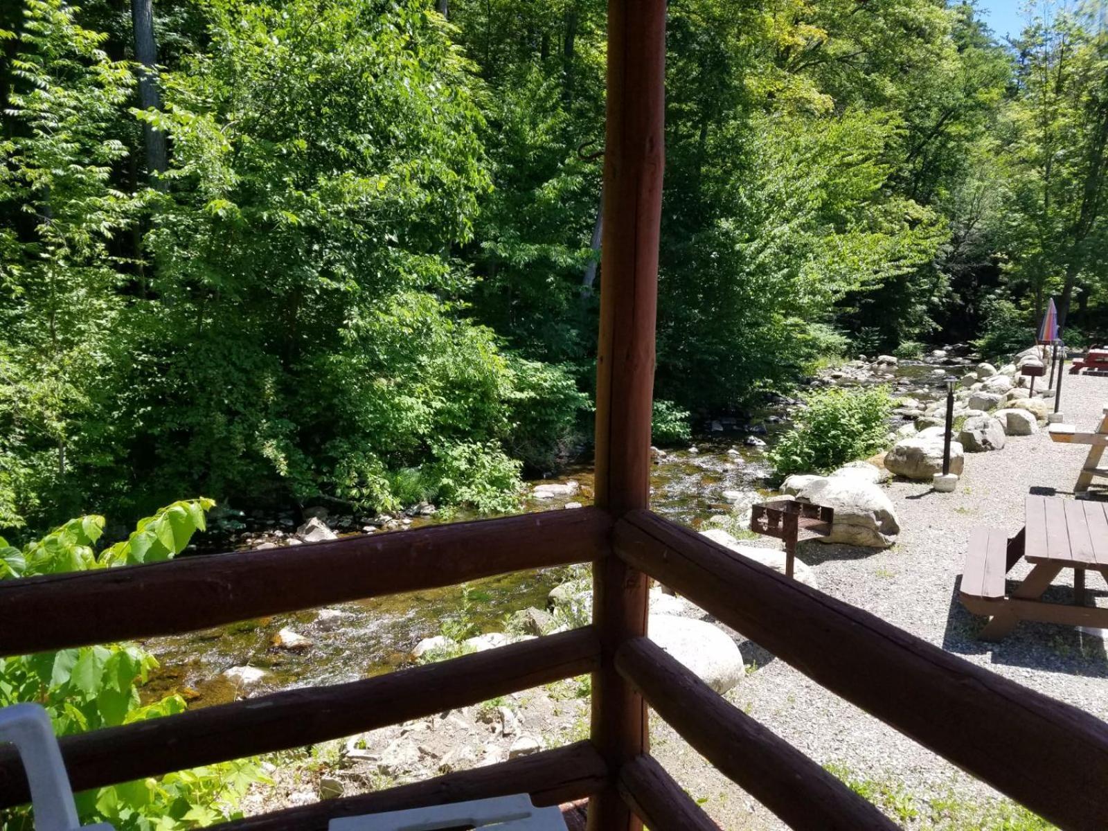 Seven Dwarfs Cabin - On The Brook Cabins Lake George Exterior photo